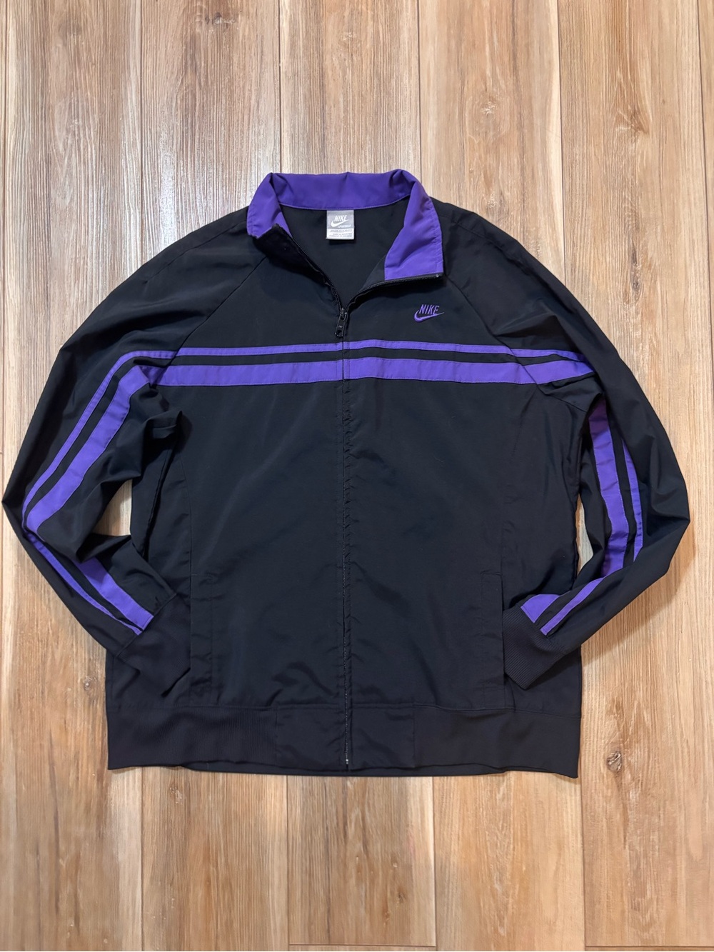 Nike Black Jacket with Purple Stripe Details xxl